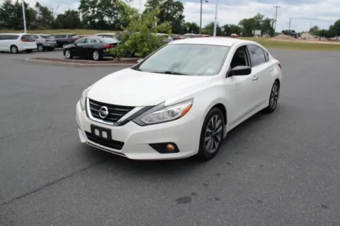 More photos of 2017 Nissan Altima 2.5 SV at Cedar Line Automotive, VA