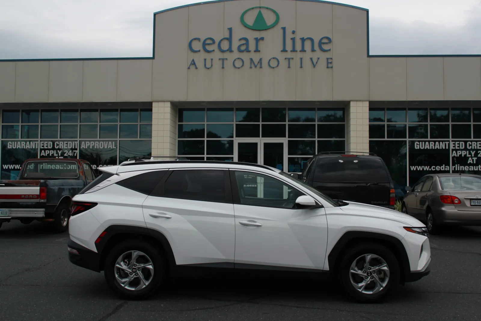 White 2024 Hyundai TUCSON for sale in Spout Spring, VA