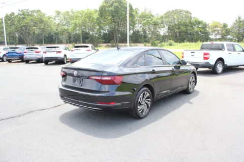 More photos of 2020 Volkswagen Jetta SEL at Cedar Line Automotive, VA