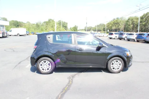 More photos of 2020 Chevrolet Sonic LT at Cedar Line Automotive, VA