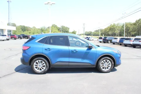 More photos of 2022 Ford Escape Hybrid SE at Cedar Line Automotive, VA