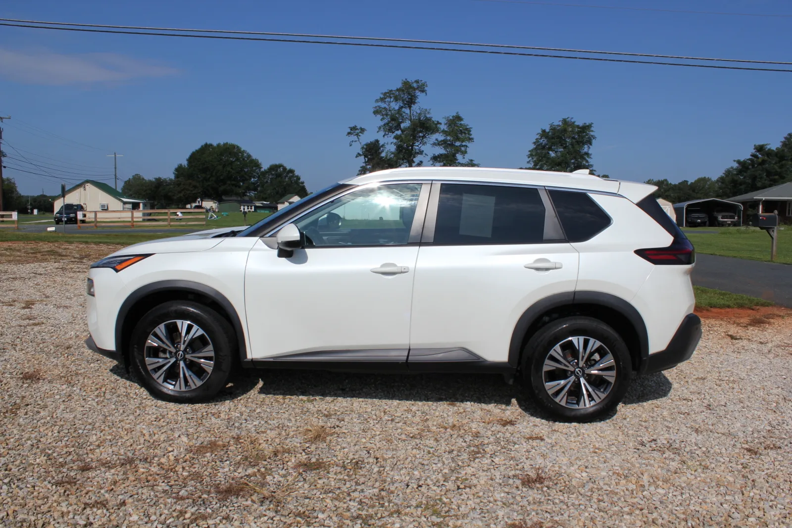 White 2022 Nissan Rogue SV for sale in Spout Spring, VA