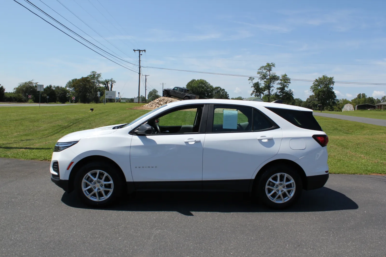 White 2023 Chevrolet Equinox LS for sale in Spout Spring, VA