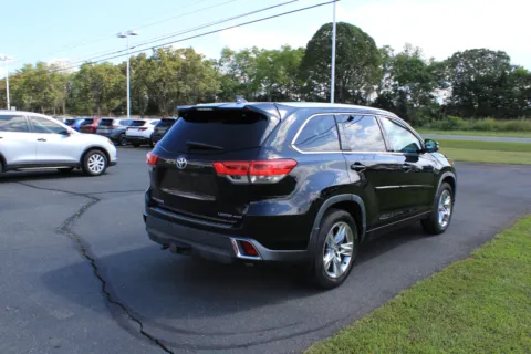 More photos of 2019 Toyota Highlander Limited at Cedar Line Automotive, VA