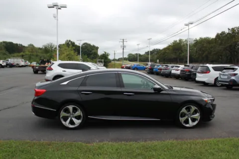 More photos of 2018 Honda Accord Touring at Cedar Line Automotive, VA