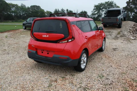 More photos of 2022 Kia Soul LX at Cedar Line Automotive, VA