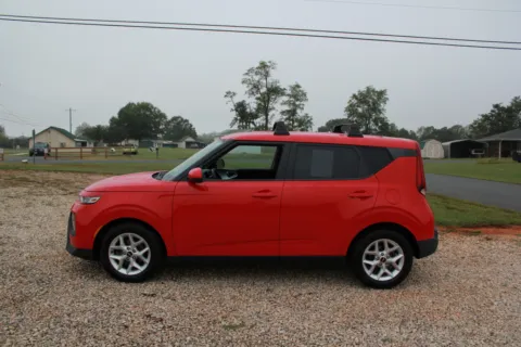 Red 2022 Kia Soul LX for sale in Spout Spring, VA