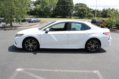 More photos of 2020 Toyota Camry SE at Cedar Line Automotive, VA