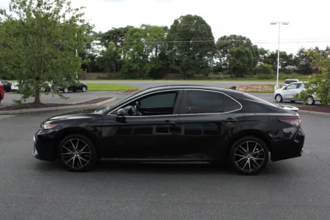 More photos of 2022 Toyota Camry SE at Cedar Line Automotive, VA