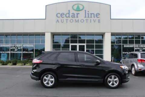 Black 2021 Ford Edge SE for sale in Spout Spring, VA