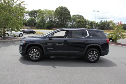 More photos of 2021 GMC Acadia SLE at Cedar Line Automotive, VA