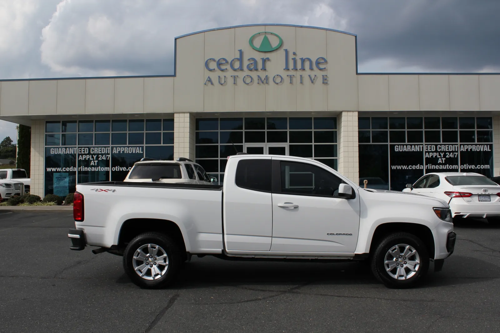 White 2022 Chevrolet Colorado LT for sale in Spout Spring, VA