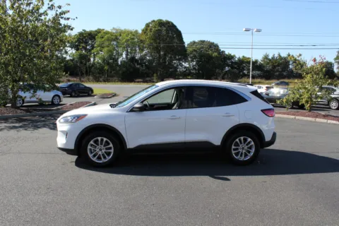 More photos of 2022 Ford Escape Hybrid SE at Cedar Line Automotive, VA