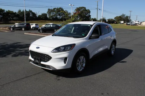 More photos of 2022 Ford Escape Hybrid SE at Cedar Line Automotive, VA