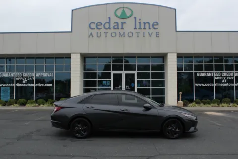 Gray 2022 Hyundai ELANTRA SEL for sale in Spout Spring, VA