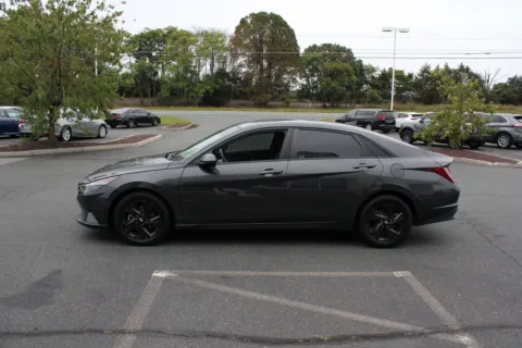 More photos of 2022 Hyundai ELANTRA SEL at Cedar Line Automotive, VA