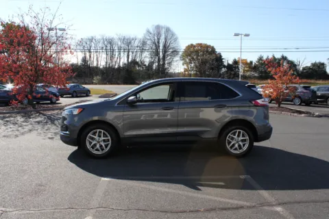 More photos of 2022 Ford Edge SEL at Cedar Line Automotive, VA