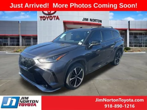 Photos of 2022 Toyota Highlander XSE for sale in Tulsa, OK at Jim Norton Toyota