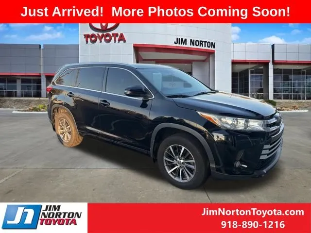 Black 2018 Toyota Highlander XLE for sale in Tulsa, OK