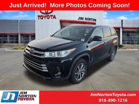 Another view of 2018 Toyota Highlander XLE for sale in Tulsa, OK at Jim Norton Toyota