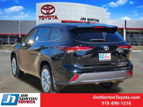 More photos of 2026 Toyota Highlander Limited at Jim Norton Toyota, OK