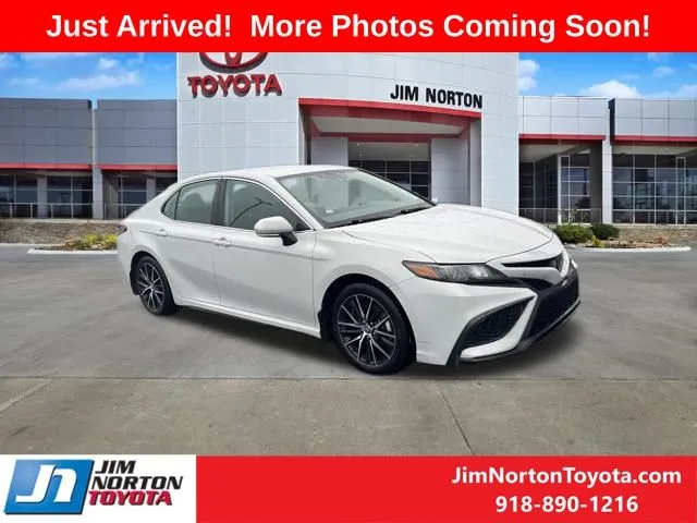 White 2023 Toyota Camry SE for sale in Tulsa, OK