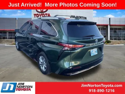 More photos of 2024 Toyota Sienna Limited at Jim Norton Toyota, OK