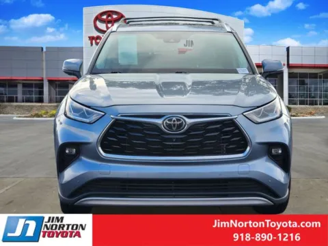 Photos of 2023 Toyota Highlander Platinum for sale in Tulsa, OK at Jim Norton Toyota