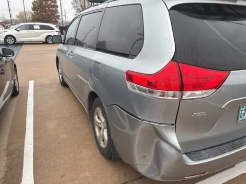 More photos of 2011 Toyota Sienna at Jim Norton Toyota, OK