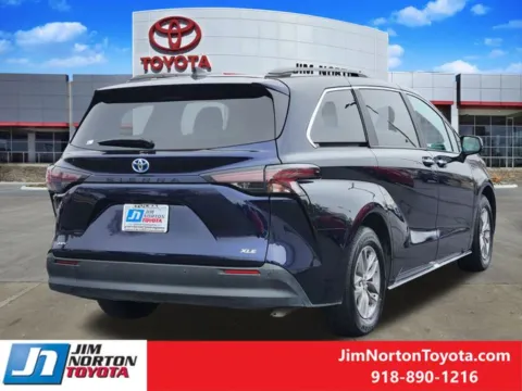 More photos of 2025 Toyota Sienna XLE at Jim Norton Toyota, OK
