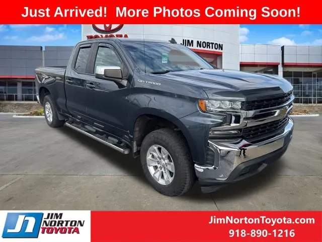 Gray 2020 Chevrolet Silverado 1500 LT for sale in Tulsa, OK