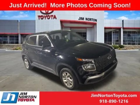 Black 2022 Hyundai Venue SE for sale in Tulsa, OK