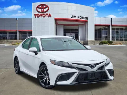 White 2024 Toyota Camry SE for sale in Tulsa, OK