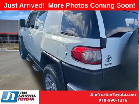 More photos of 2014 Toyota FJ Cruiser at Jim Norton Toyota, OK