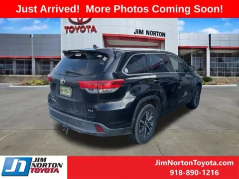 Another view of 2019 Toyota Highlander XLE for sale in Tulsa, OK at Jim Norton Toyota