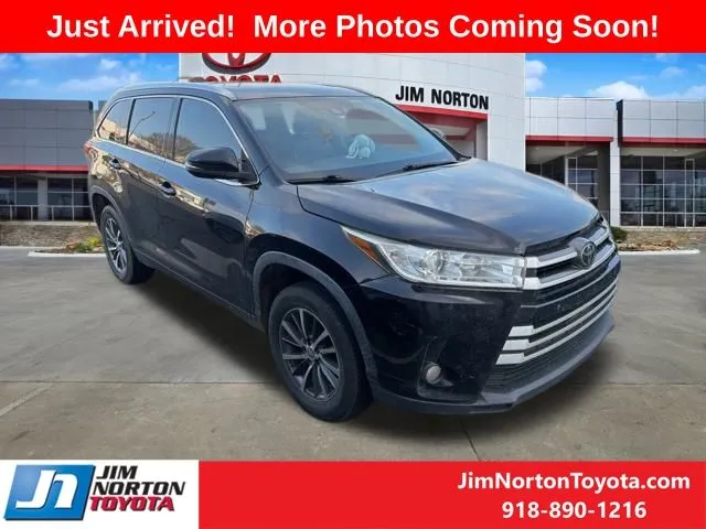 Black 2019 Toyota Highlander XLE for sale in Tulsa, OK