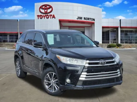 Black 2019 Toyota Highlander XLE for sale in Tulsa, OK