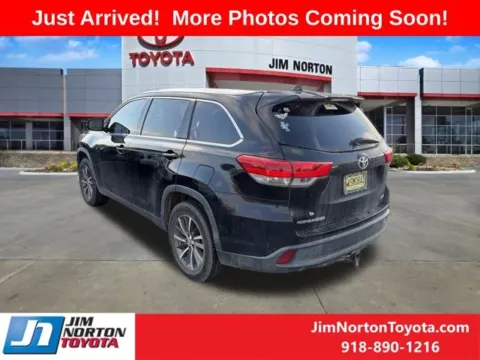 More photos of 2019 Toyota Highlander XLE at Jim Norton Toyota, OK