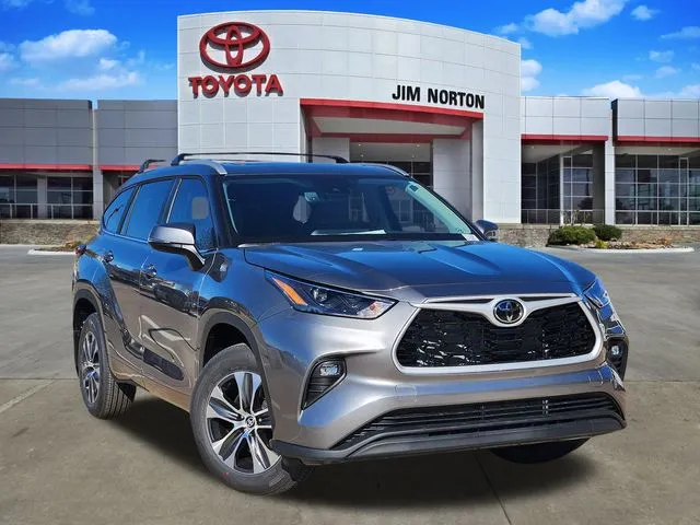 Gray 2026 Toyota Highlander XLE for sale in Tulsa, OK