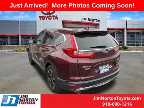 More photos of 2017 Honda CR-V Touring at Jim Norton Toyota, OK