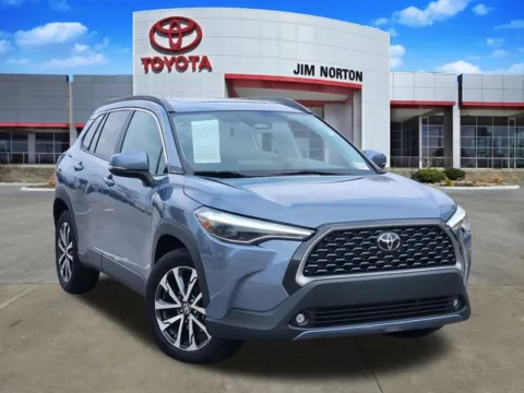 Silver 2023 Toyota Corolla Cross XLE for sale in Tulsa, OK