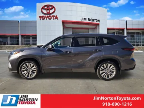 More photos of 2025 Toyota Highlander Platinum at Jim Norton Toyota, OK