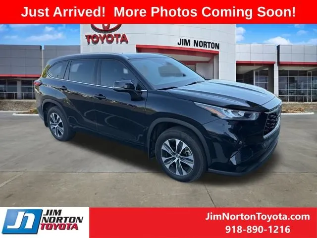 Black 2020 Toyota Highlander XLE for sale in Tulsa, OK