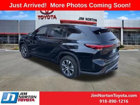 More photos of 2020 Toyota Highlander XLE at Jim Norton Toyota, OK