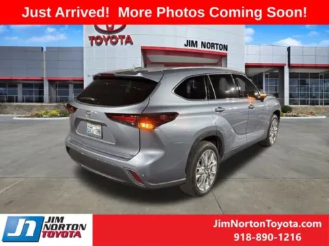 Another view of 2024 Toyota Highlander Limited for sale in Tulsa, OK at Jim Norton Toyota
