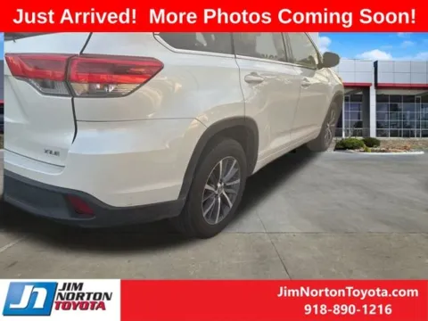 Another view of 2018 Toyota Highlander XLE for sale in Tulsa, OK at Jim Norton Toyota