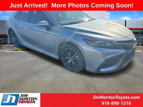 Silver 2024 Toyota Camry SE for sale in Tulsa, OK