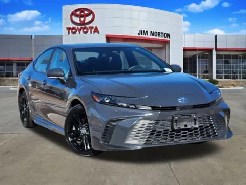 Gray 2025 Toyota Camry SE for sale in Tulsa, OK