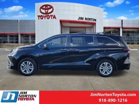 More photos of 2023 Toyota Sienna Woodland Edition at Jim Norton Toyota, OK