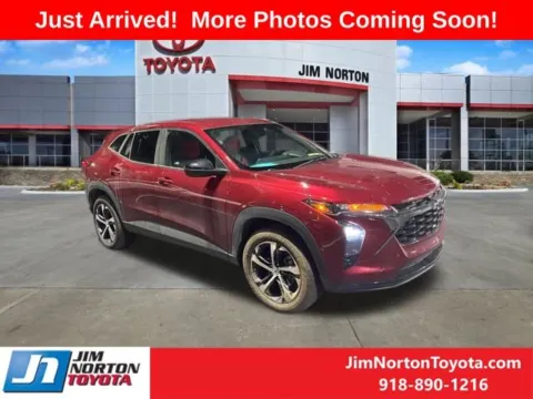 Red 2025 Chevrolet Trax 1RS for sale in Tulsa, OK